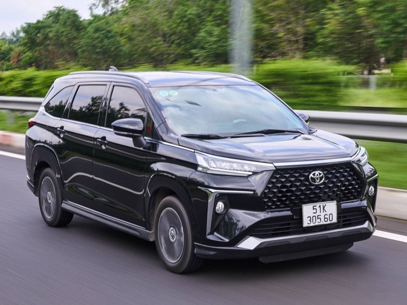 AVANZA PREMIO CVT